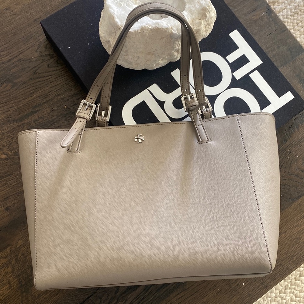 Tory Burch Beige Leather Tote